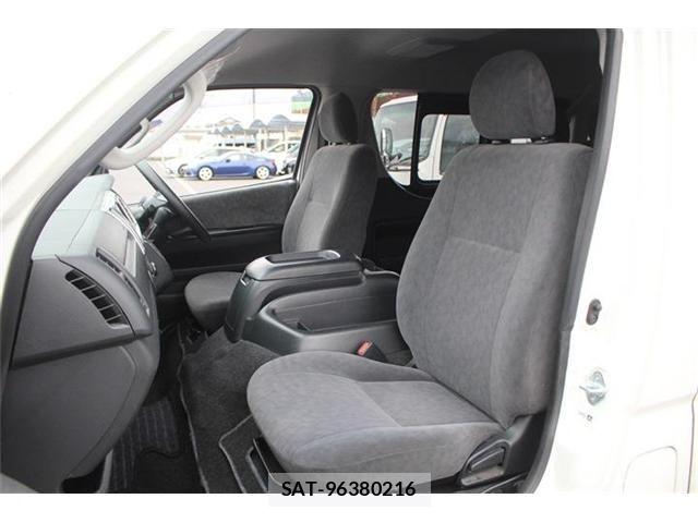 Toyota HIACE WAGON 2019-03 7358025-26