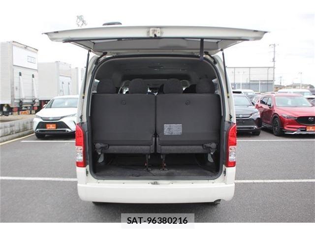 Toyota HIACE WAGON 2019-03 7358025-29