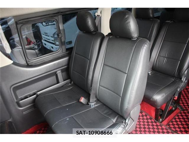 Toyota HIACE WAGON 2015-08 7358022-24