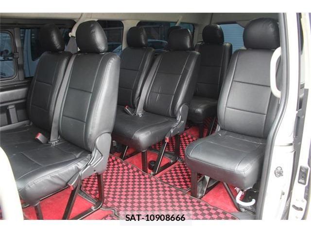 Toyota HIACE WAGON 2015-08 7358022-25
