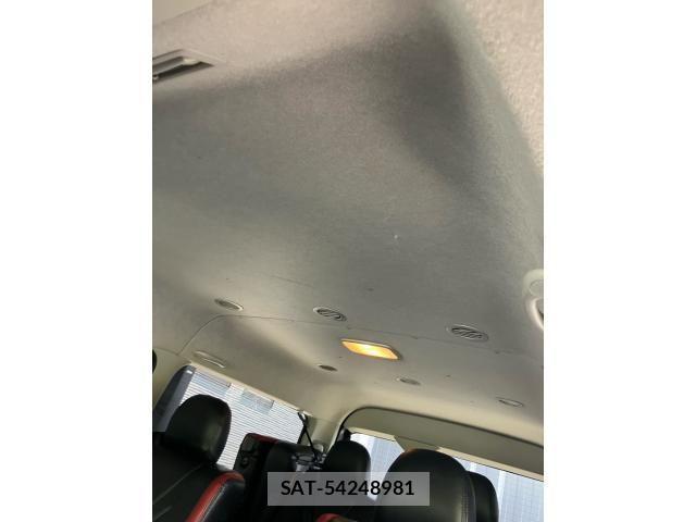 Toyota HIACE WAGON 2015-11 7454696-11