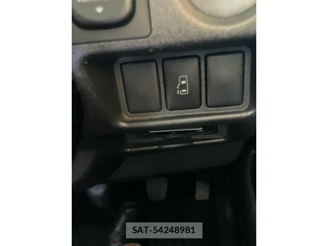 Toyota HIACE WAGON 2015-11 7454696-16