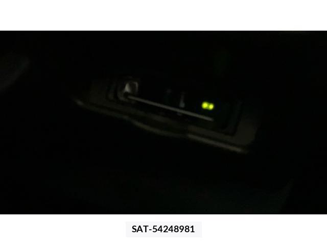 Toyota HIACE WAGON 2015-11 7454696-23