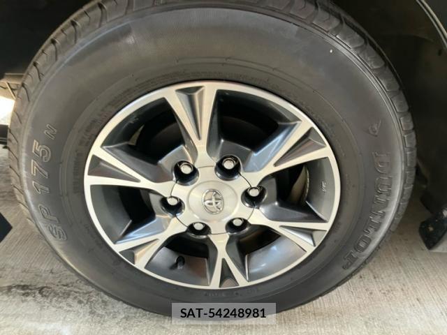 Toyota HIACE WAGON 2015-11 7454696-2