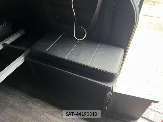 Toyota HIACE WAGON 2015-01 7500841-12