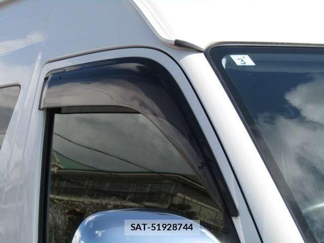 Toyota HIACE WAGON 2020-03 7500838-18