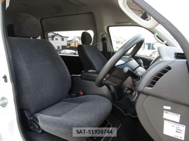 Toyota HIACE WAGON 2020-03 7500838-4