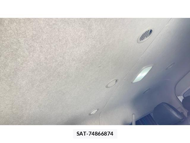 Toyota HIACE WAGON 2020-03 7508792-16