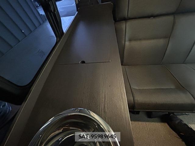 Toyota HIACE WAGON 2015-04 7616931-14