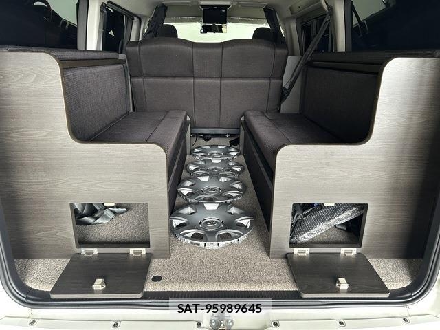 Toyota HIACE WAGON 2015-04 7616931-18