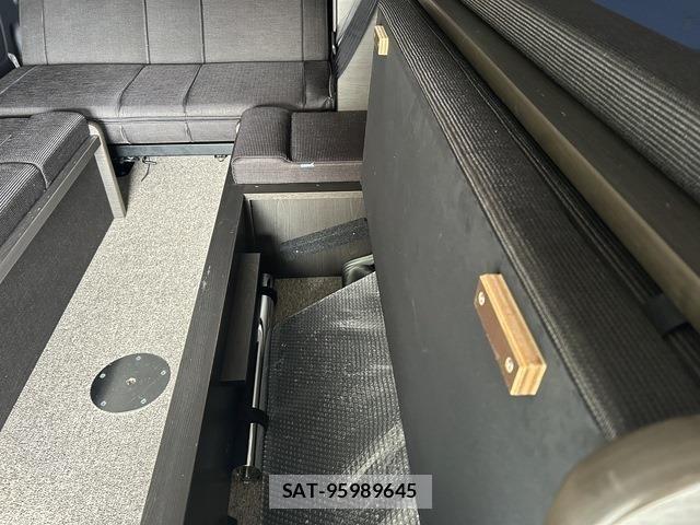 Toyota HIACE WAGON 2015-04 7616931-19