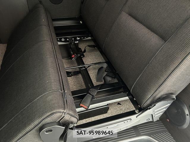 Toyota HIACE WAGON 2015-04 7616931-23