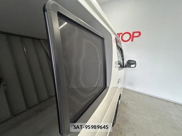 Toyota HIACE WAGON 2015-04 7616931-25