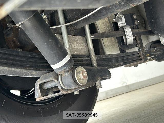 Toyota HIACE WAGON 2015-04 7616931-26