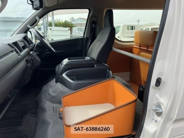 Toyota HIACE WAGON 2018-11 7616938-18