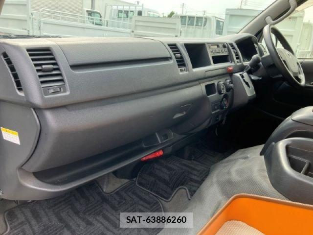 Toyota HIACE WAGON 2018-11 7616938-19