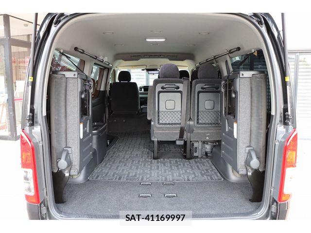 Toyota HIACE WAGON 2022-02 7616932-13