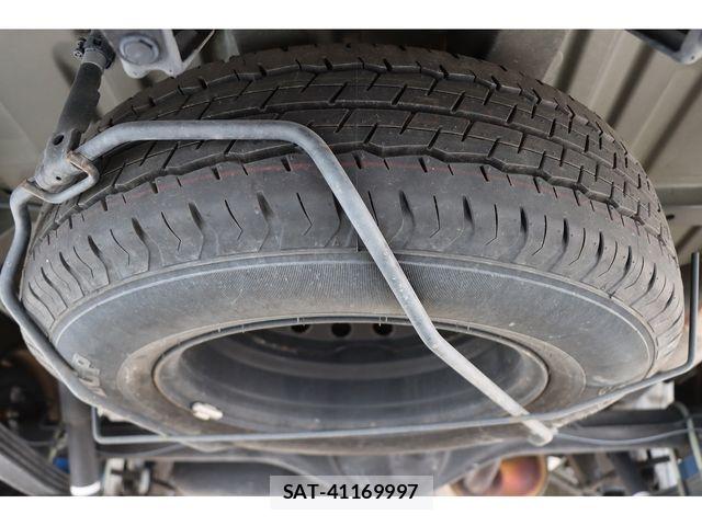 Toyota HIACE WAGON 2022-02 7616932-14