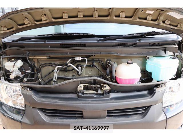 Toyota HIACE WAGON 2022-02 7616932-23