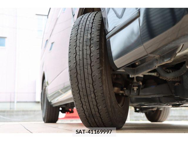 Toyota HIACE WAGON 2022-02 7616932-25