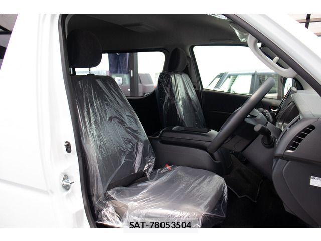 Toyota HIACE WAGON 2026-04 7723917-18