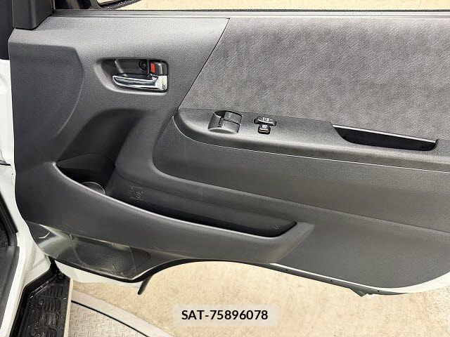 Toyota HIACE WAGON 2026-04 7723912-16