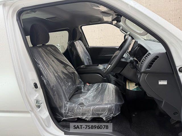 Toyota HIACE WAGON 2026-04 7723912-5