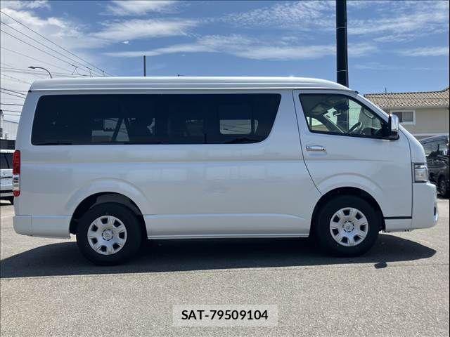 Toyota HIACE WAGON 2026-04 7723913-12