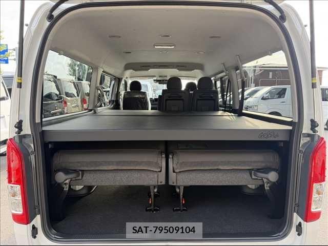 Toyota HIACE WAGON 2026-04 7723913-18
