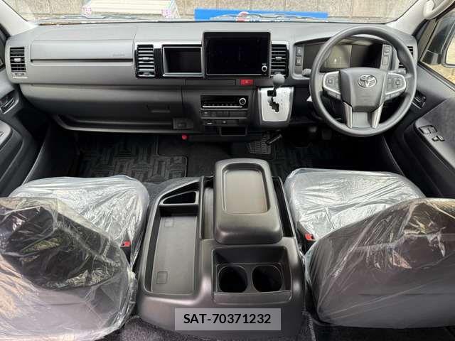 Toyota HIACE WAGON 2026-04 7723900-2