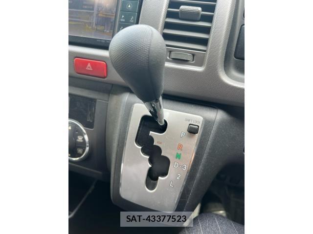 Toyota HIACE WAGON 2010-11 8035878-18