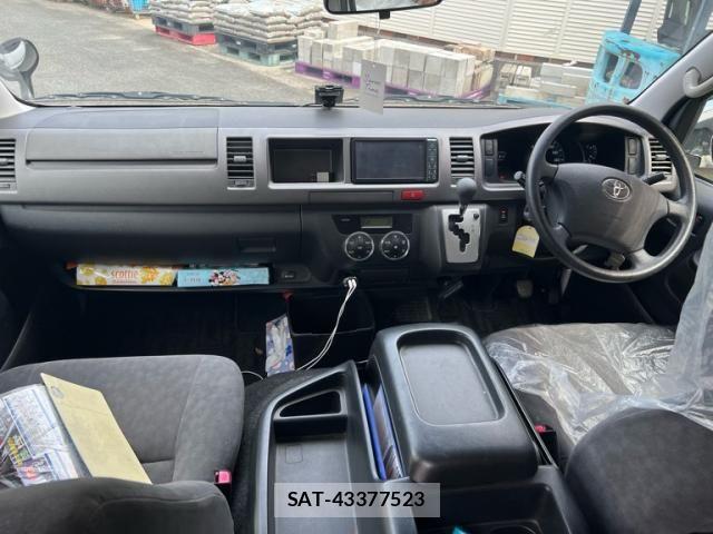 Toyota HIACE WAGON 2010-11 8035878-8