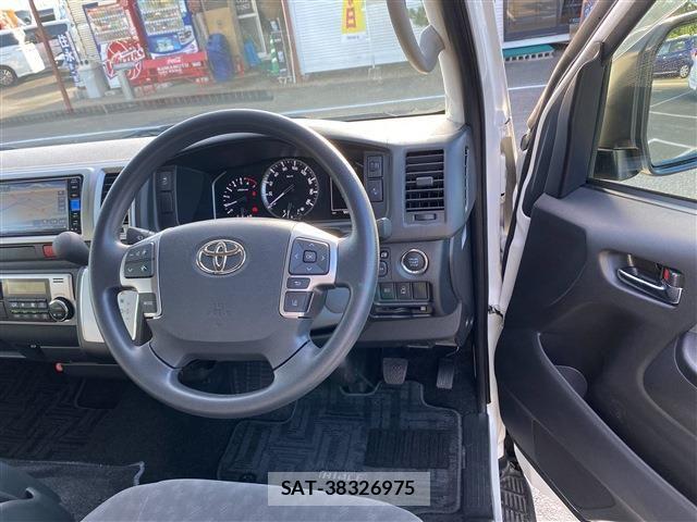 Toyota HIACE WAGON 2025-09 8035875-10