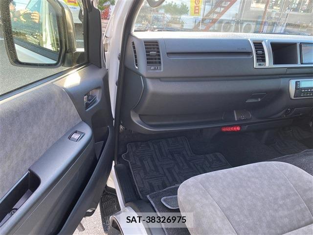 Toyota HIACE WAGON 2025-09 8035875-11