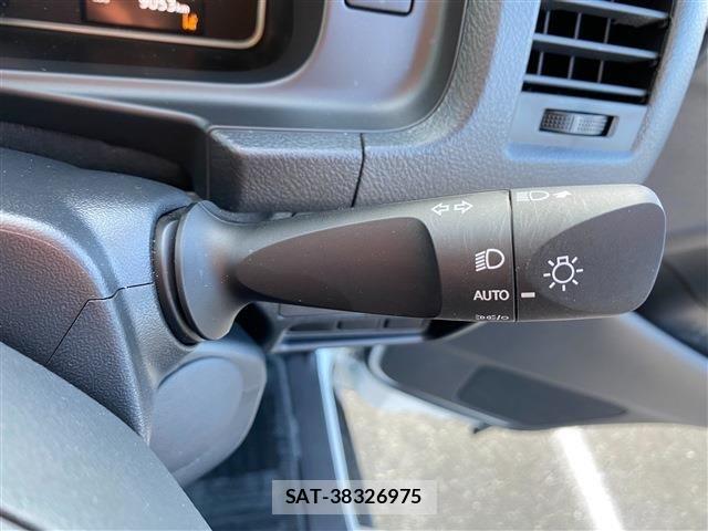 Toyota HIACE WAGON 2025-09 8035875-28