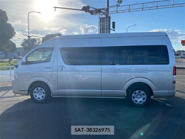 Toyota HIACE WAGON 2025-09 8035875-8