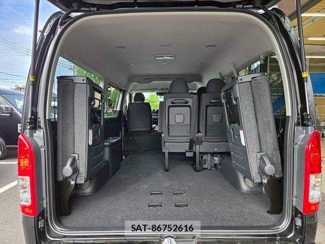 Toyota HIACE WAGON 2026-04 8073960-12