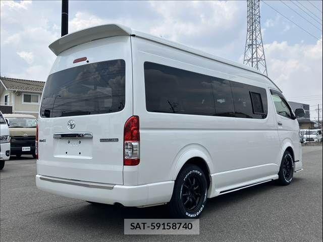 Toyota HIACE WAGON 2019-08 8130449-10