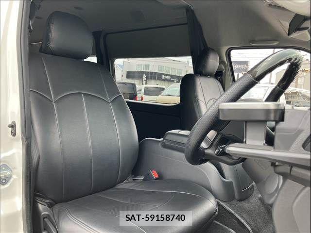 Toyota HIACE WAGON 2019-08 8130449-17