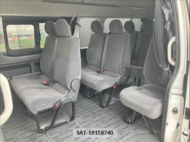 Toyota HIACE WAGON 2019-08 8130449-18