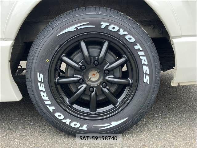 Toyota HIACE WAGON 2019-08 8130449-24