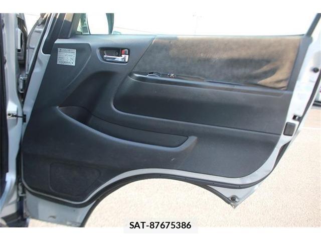 Toyota HIACE WAGON 2018-01 8145887-24