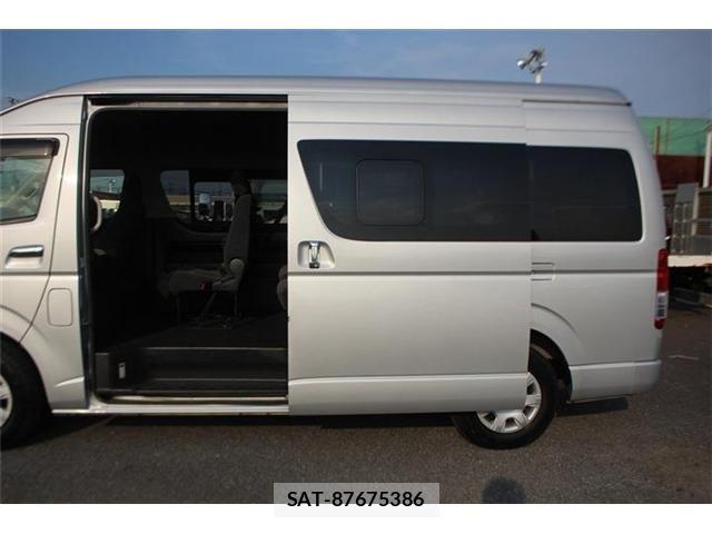 Toyota HIACE WAGON 2018-01 8145887-25