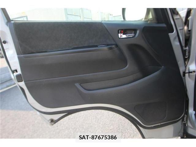Toyota HIACE WAGON 2018-01 8145887-26