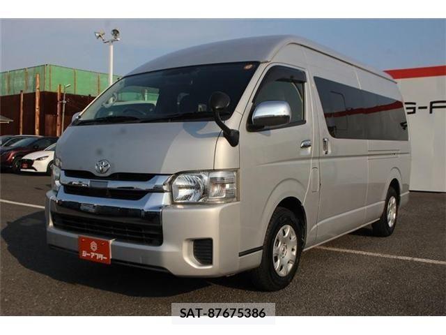 Toyota HIACE WAGON 2018-01 8145887-3