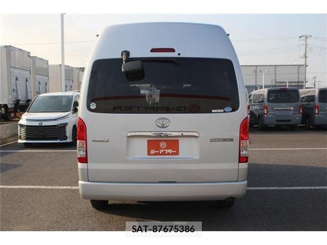 Toyota HIACE WAGON 2018-01 8145887-6