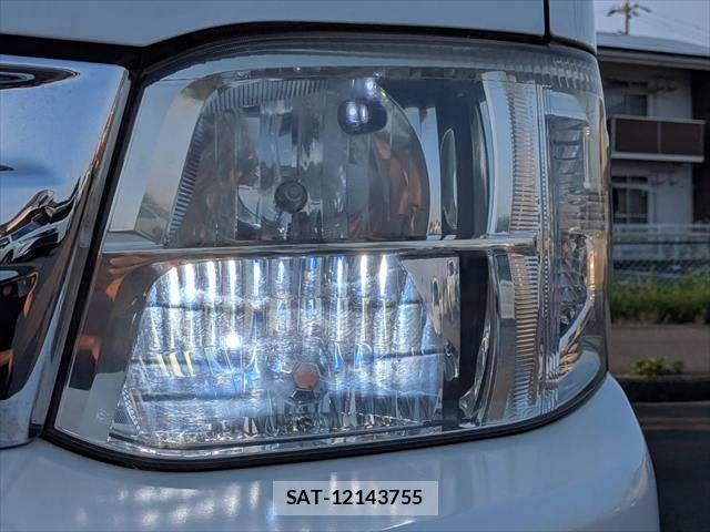 Toyota HIACE WAGON 2012-03 8158542-12