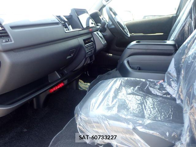 Toyota HIACE WAGON 2026-07 8207804-19