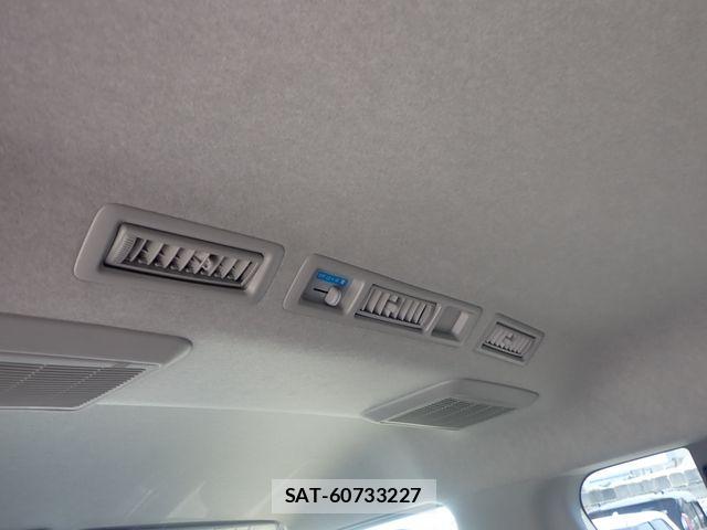 Toyota HIACE WAGON 2026-07 8207804-23