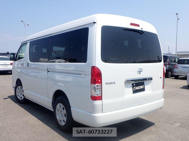 Toyota HIACE WAGON 2026-07 8207804-2